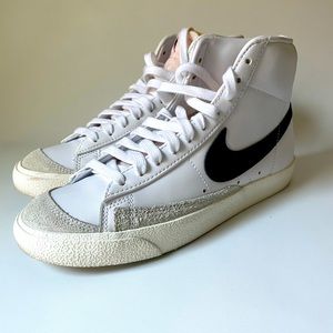 Nike Women’s Blazer Mid 77